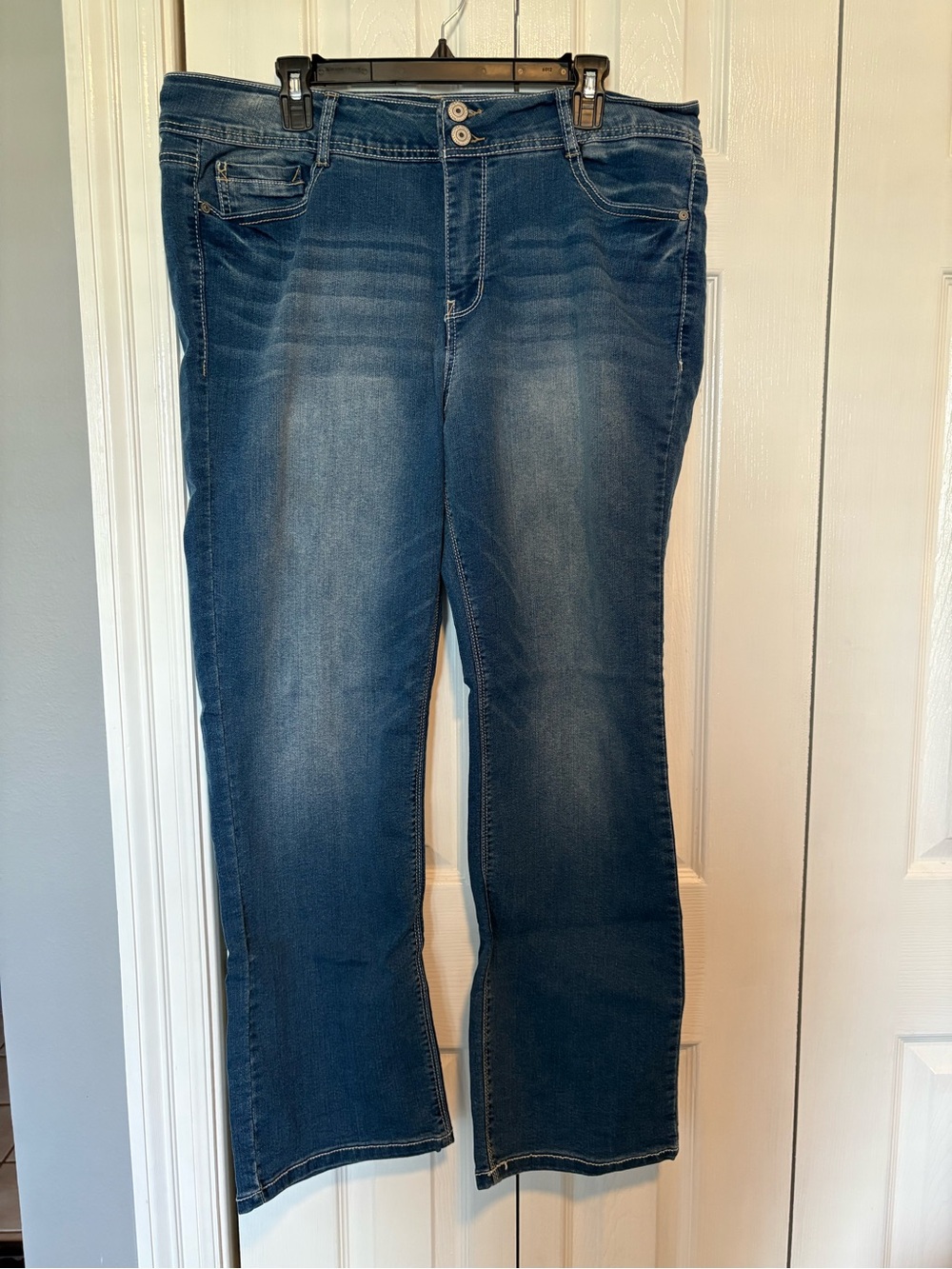 Wallflower Women's Boot Cut Jeans in Blue Wash